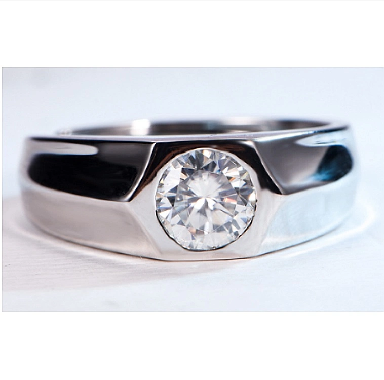 Popular 925 Sterling Silver Luxury Jewelry Moissanite Diamond Ring for Wedding Men